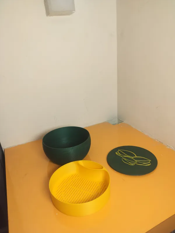 Pistachio_Bowl_Green_&_Yellow