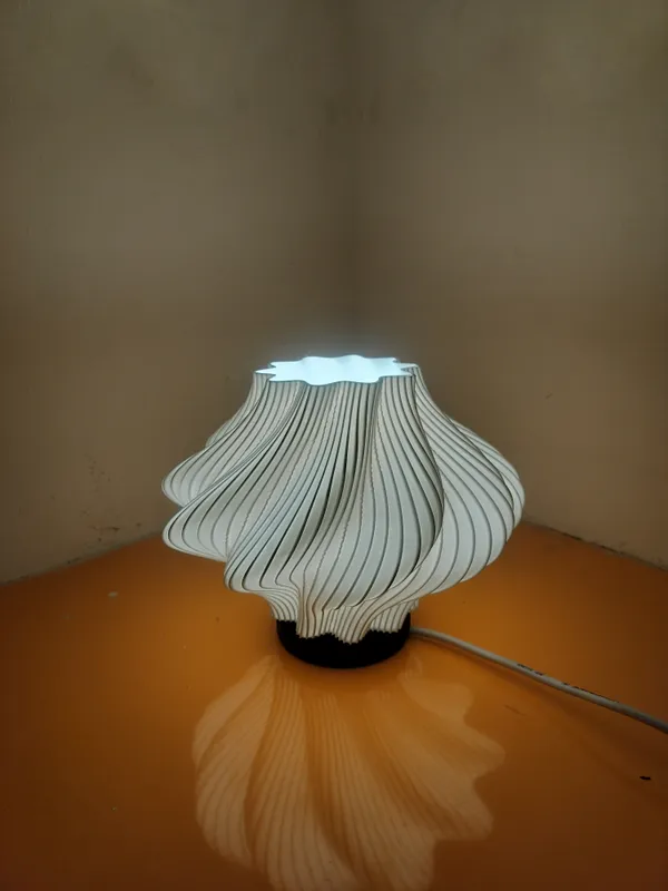 Helix_Lantern_E27_Base_&_LED_-_Hanging_also_possible
