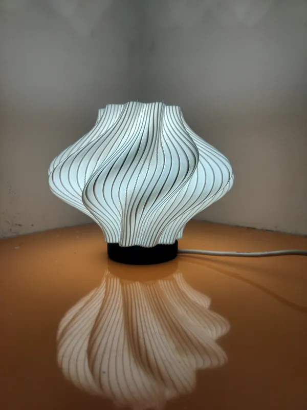 Helix_Lantern_E27_Base_&_LED_-_Hanging_also_possible