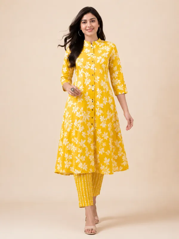 Yellow_Rayon_A_Line_Floral_Print_Kurta_Set_For_Women