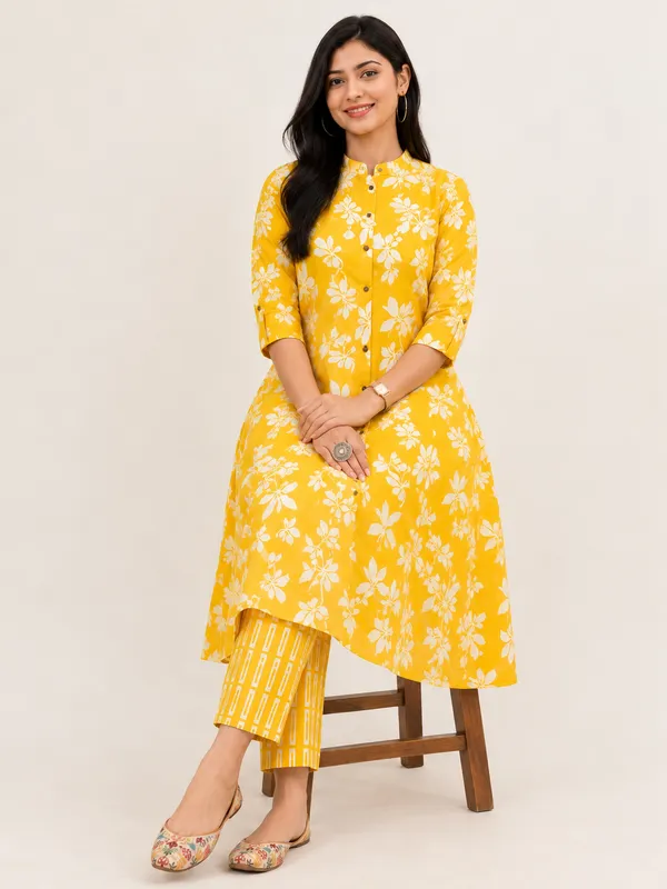 Yellow_Rayon_A_Line_Floral_Print_Kurta_Set_For_Women