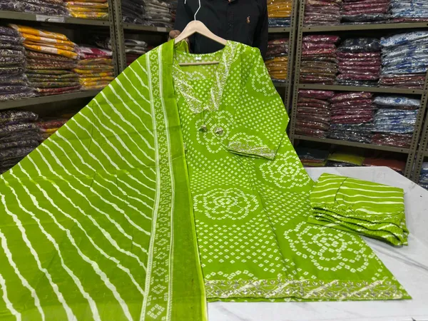 Green_Cotton_Straight_Printed_Kurta_Set_For_Women