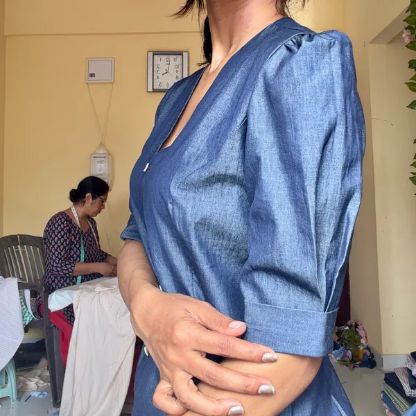 Blue_Denim_Fitted_Puff_Sleeve_Top_for_Women