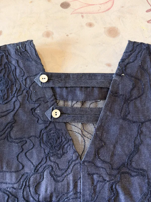 Blue_embroidery_Relaxed_Top_pattern_sleeve_for_Women