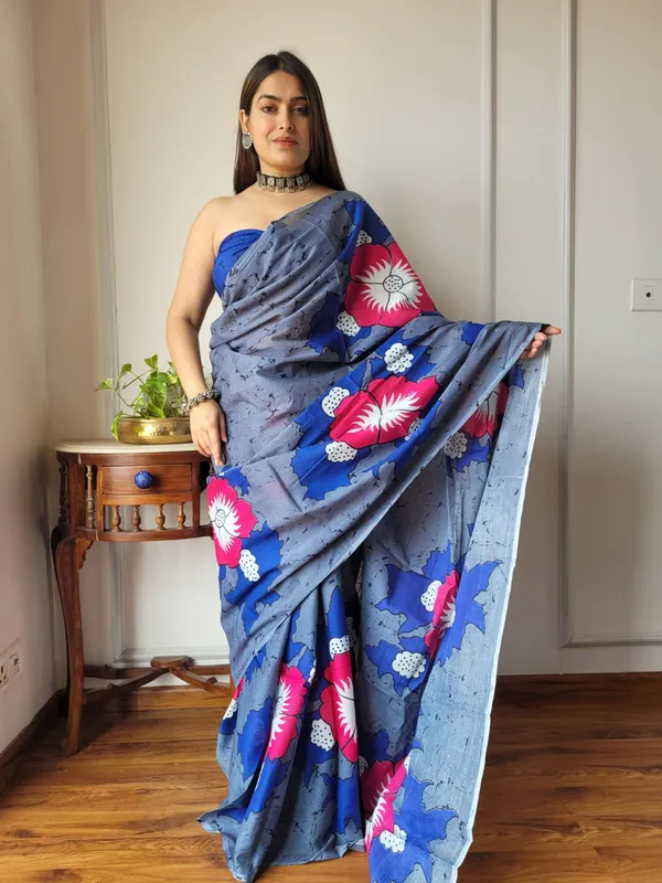 Blue_Mul_Mul_Cotton_Floral_Print_Saree_For_Women