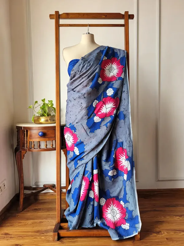 Blue_Mul_Mul_Cotton_Floral_Print_Saree_For_Women