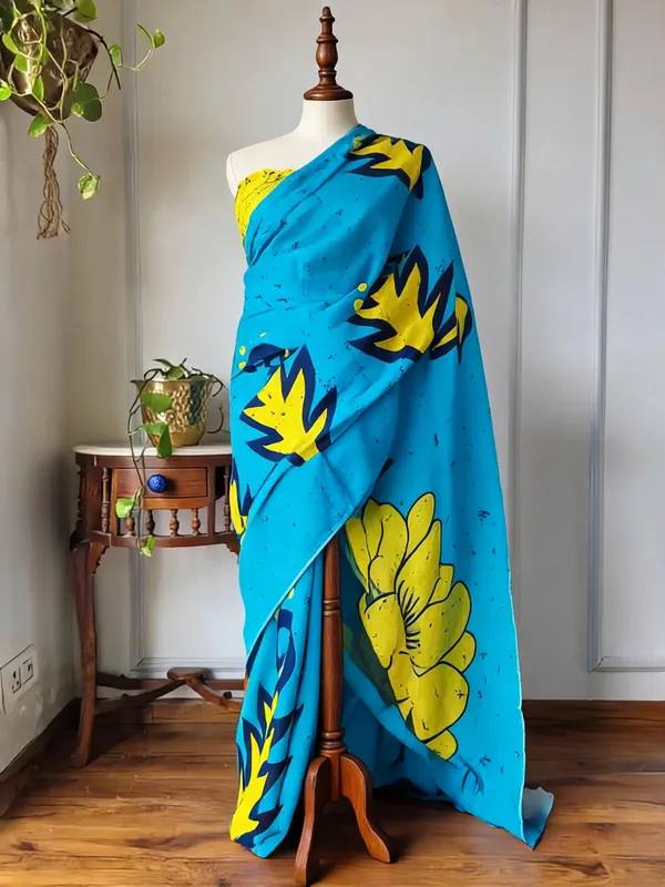 Blue_Mul_Mul_Cotton_Floral_Print_Saree_For_Women