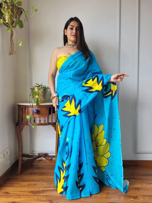 Blue_Mul_Mul_Cotton_Floral_Print_Saree_For_Women