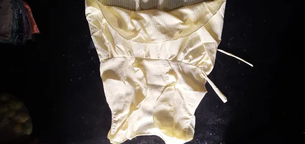 Cream_Cloth_Tie_Closure_Nappy_for_Babies