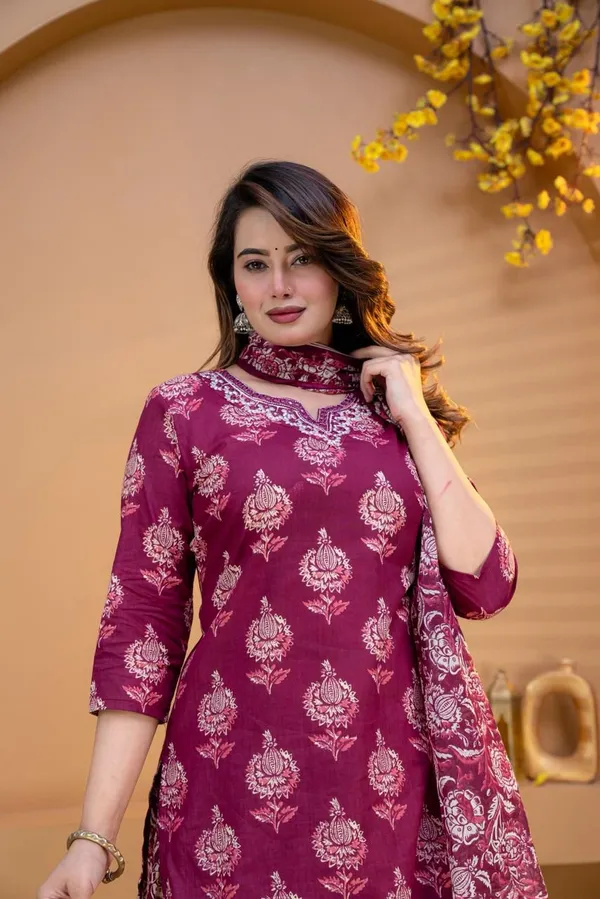 Upgrade_Your_Ethnic_Wardrobe_With_Our_Beautiful_Cotton_Kurti_&_Skirt_Set