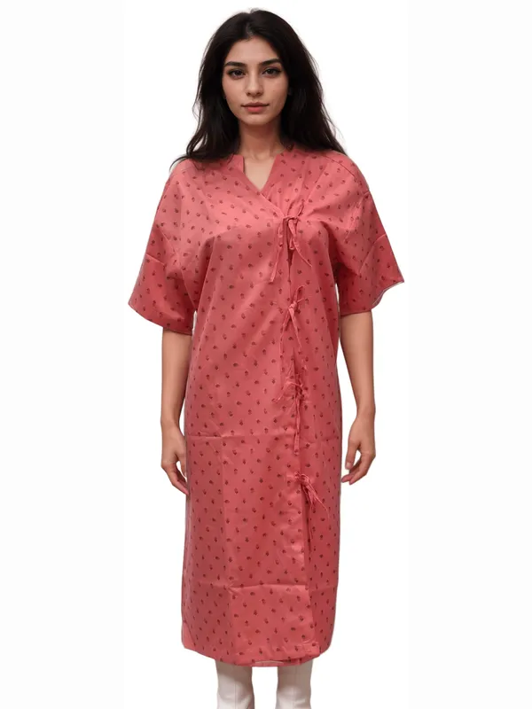 patient-gown-nadi-tulip-print-hickory