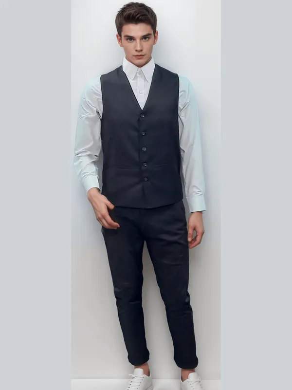v-neck-jacket-black