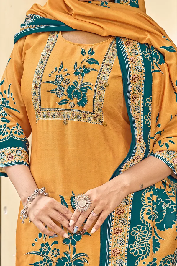 Mustard_Muslin_Floral_Print_Kurta_Set_For_Women