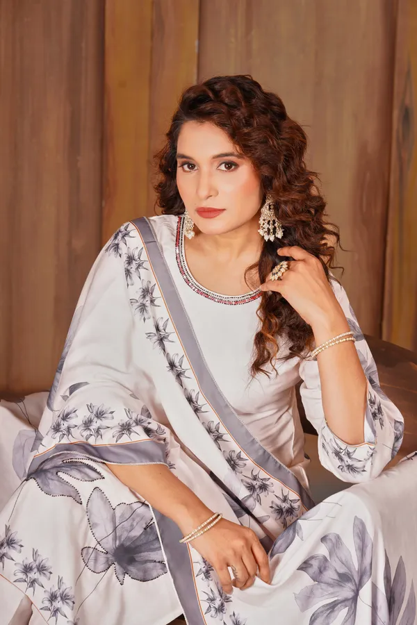 White_Cotton_Blend_Floral_Print_Kurta_Set_For_Women
