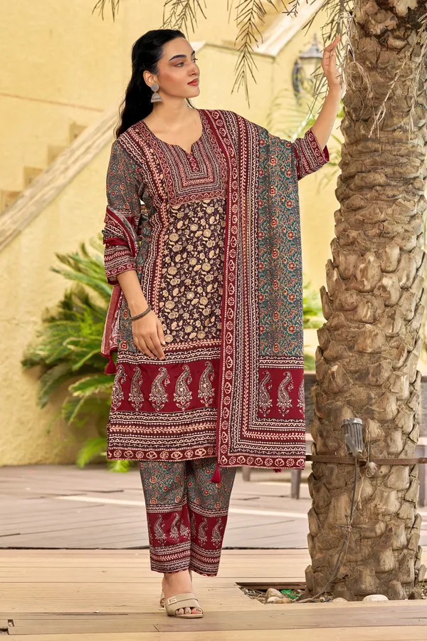 Multicolor_Muslin_Printed_Kurta_Set_For_Women