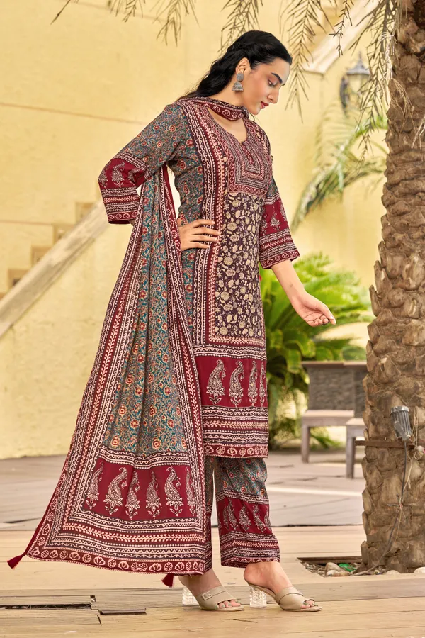 Multicolor_Muslin_Printed_Kurta_Set_For_Women