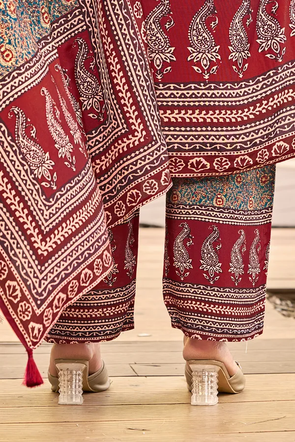 Multicolor_Muslin_Printed_Kurta_Set_For_Women