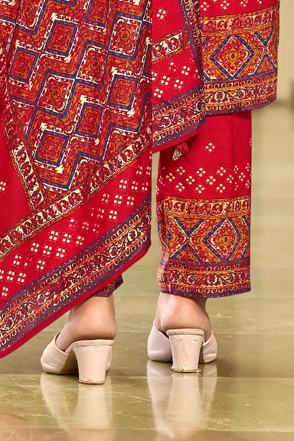 Red_Muslin_Straight_Print_Kurta_Set_For_Women