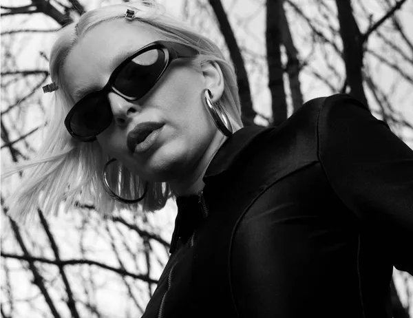 Black_Wraparound_Sunglasses