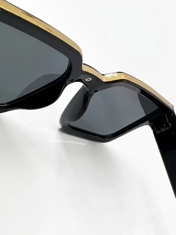 Black_Gold_Frame_Rectangular_Sunglasses