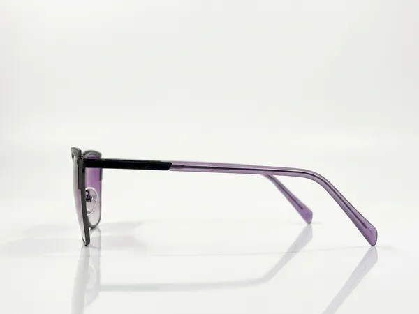 Black_Frame_Purple_Gradient_Sunglasses