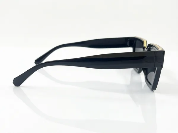 Black_Gold_Frame_Rectangular_Sunglasses