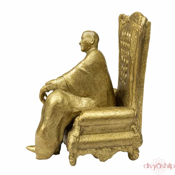 Gold_Shukrana_Guruji_Brass_Seated_Idol_For_Home_Decor