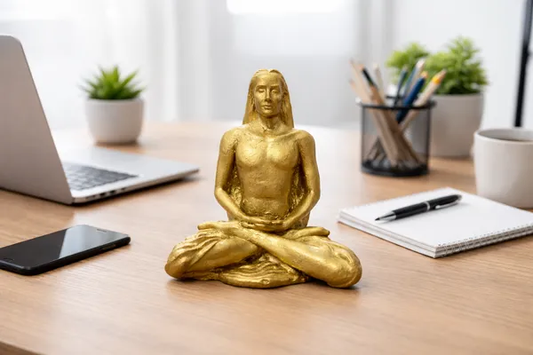 Gold_Mahavatar_Babaji_Brass_Meditation_Pose_Idol_For_Home_Decor