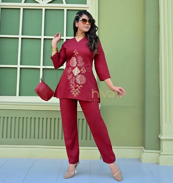 Maroon_Embroidered_Kurta_Pant_Set_for_Women