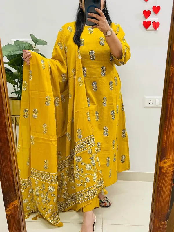 Yellow_Cotton_Printed_Kurta_Pant_Dupatta_Set_For_Women