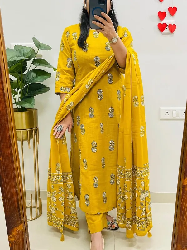 Yellow_Cotton_Printed_Kurta_Pant_Dupatta_Set_For_Women