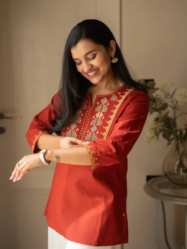 Red_Embroidered_Straight_Kurta_for_Women