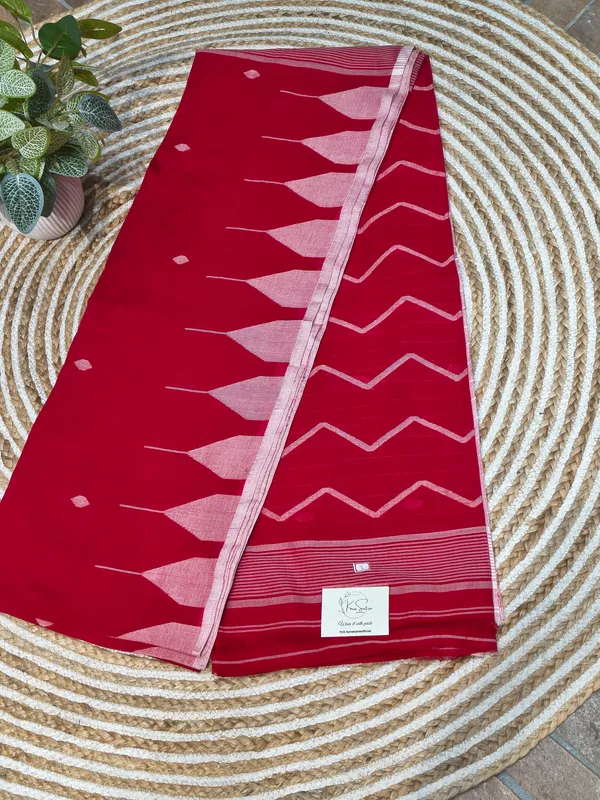 Red_Printed_Traditional_Saree_for_Women