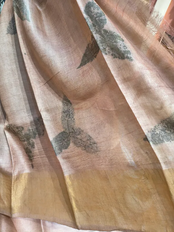 Pink_Leaf_Print_Saree_for_Women