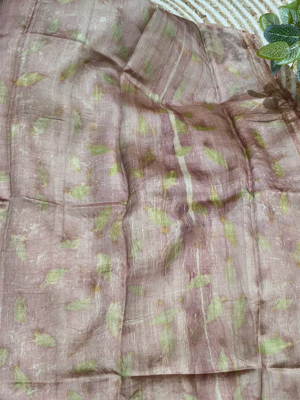 Pink_Leaf_Print_Saree_for_Women