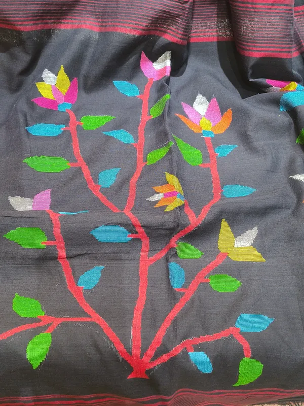 Grey_Embroidered_Floral_Saree_For_Women