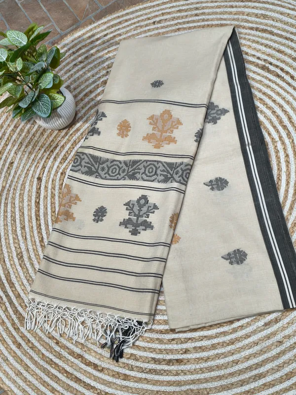 Beige_Traditional_Print_Saree_With_Blouse_Piece_For_Women