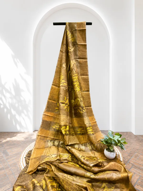 Brown_Woven_Floral_Saree_For_Women