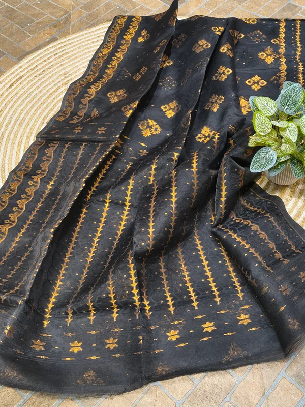 Black_Organza_Floral_Saree_For_Women