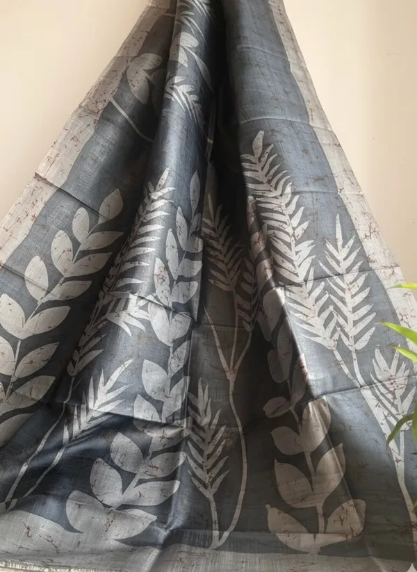 Grey_Pure_Silk_Wax_Batik_Saree_With_Leaf_Motif