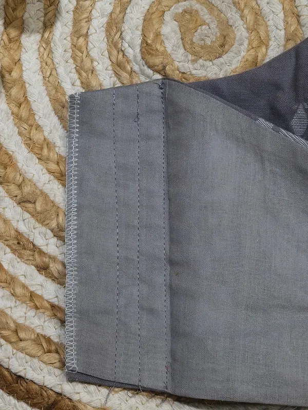 Grey_Sleeveless_Printed_Blouse_for_Women