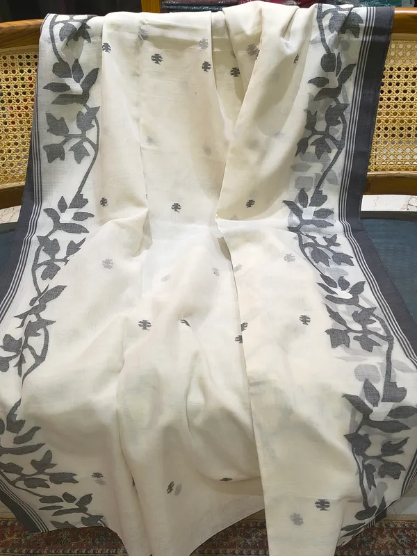 Cream_Floral_Print_Saree_for_Women