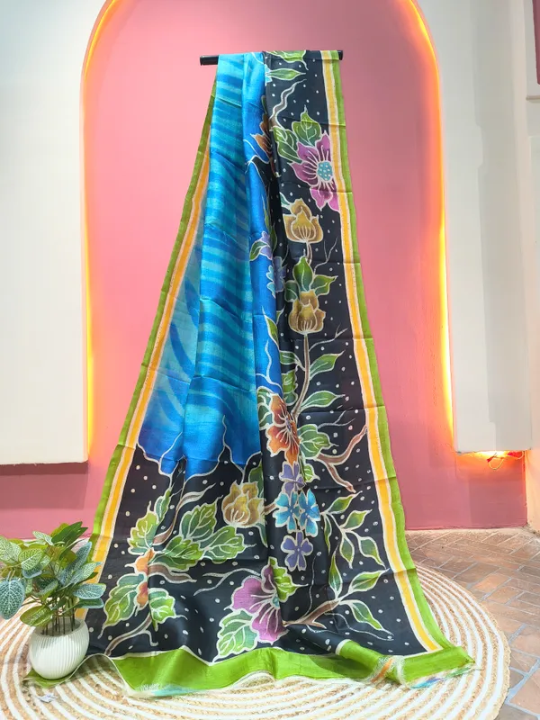 Blue_Floral_Print_Saree_for_Women