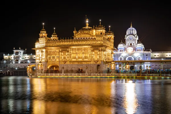 God_Collection_Night_View_Golden_Tample_Wallpaper