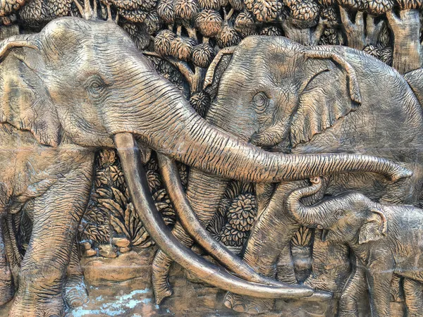 Mural_Elephant_Family_2