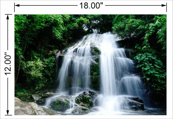 Watterfall_With_Full_White_Water