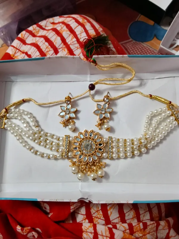 Gold_Alloy_Choker_Necklace_Set_For_Women