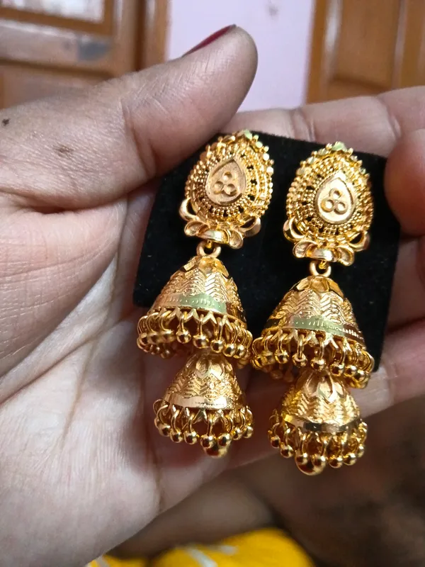 Gold_Alloy_Jhumka_Earrings_For_Women