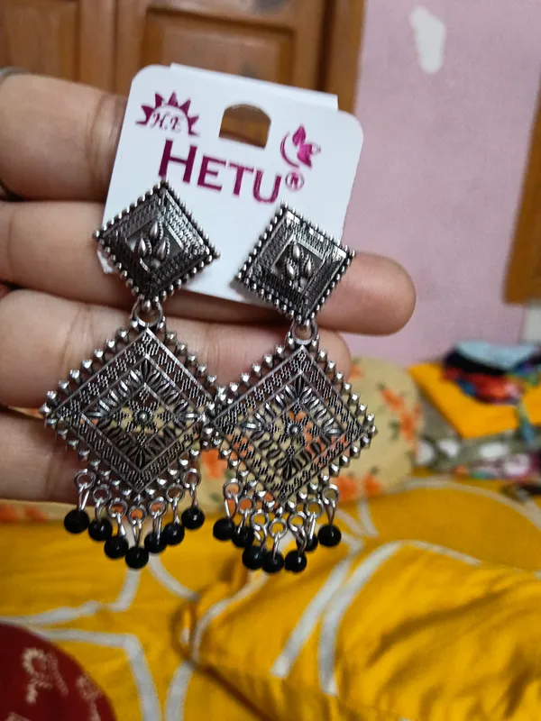 Black_Alloy_Drop_Earrings_For_Women