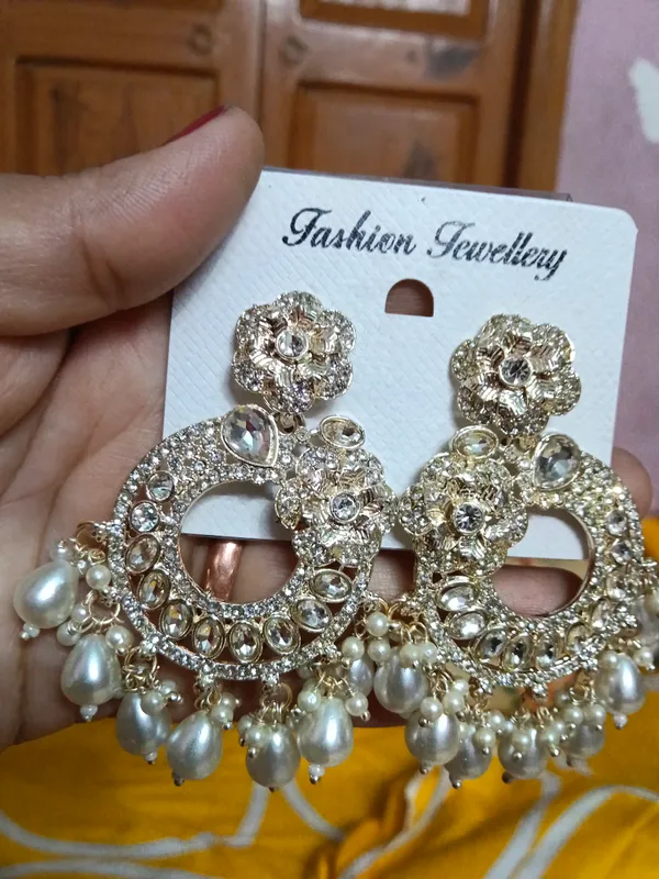 Gold_Alloy_Chandbali_Earrings_For_Women